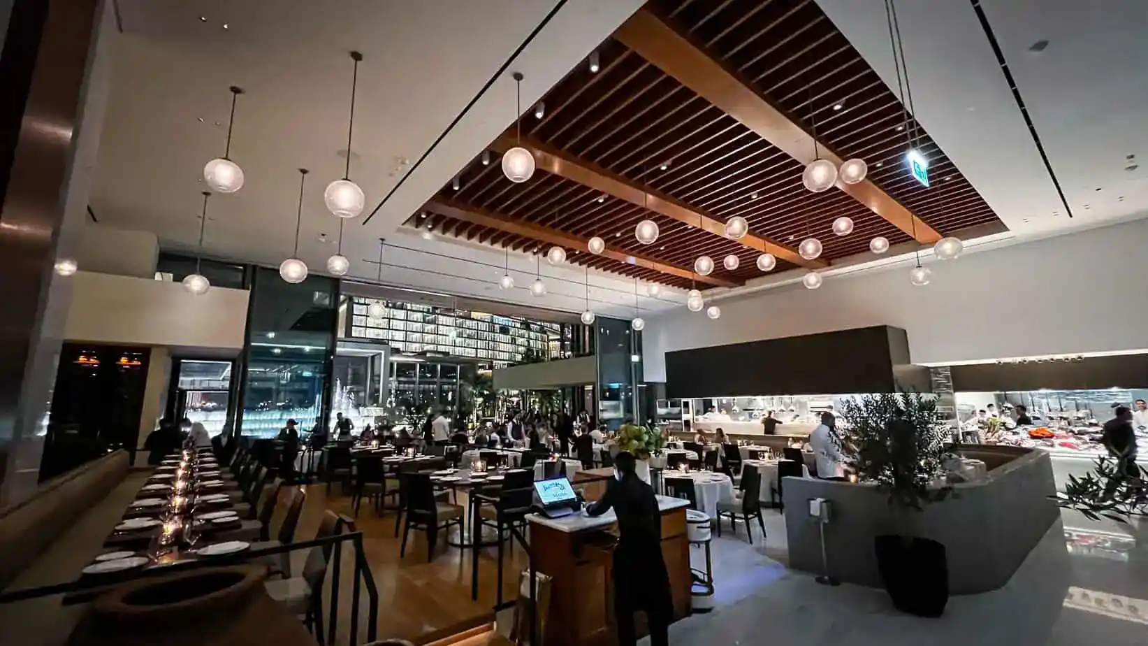 رستوران مدیترانه‌ای میلوس | دبی