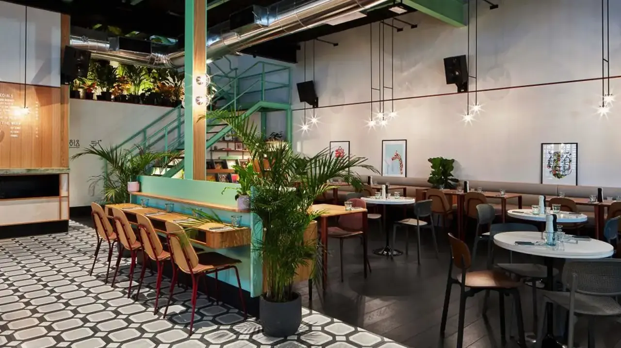 کافه هنری کاسِت | دبی