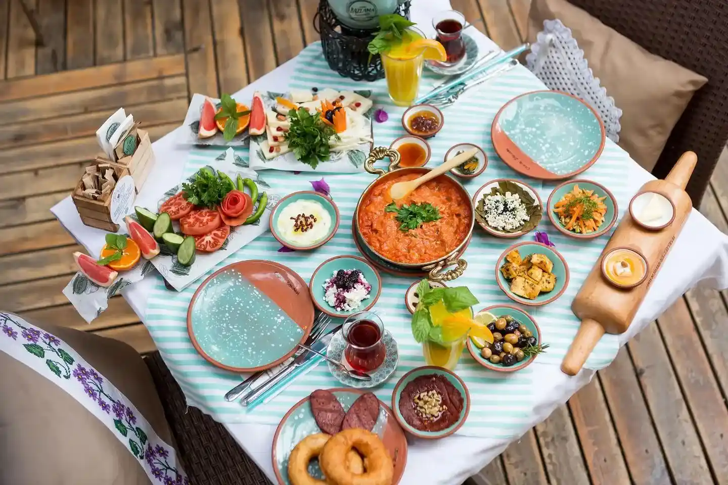 رستوران صبحانه چشمه بازلاما | دبی