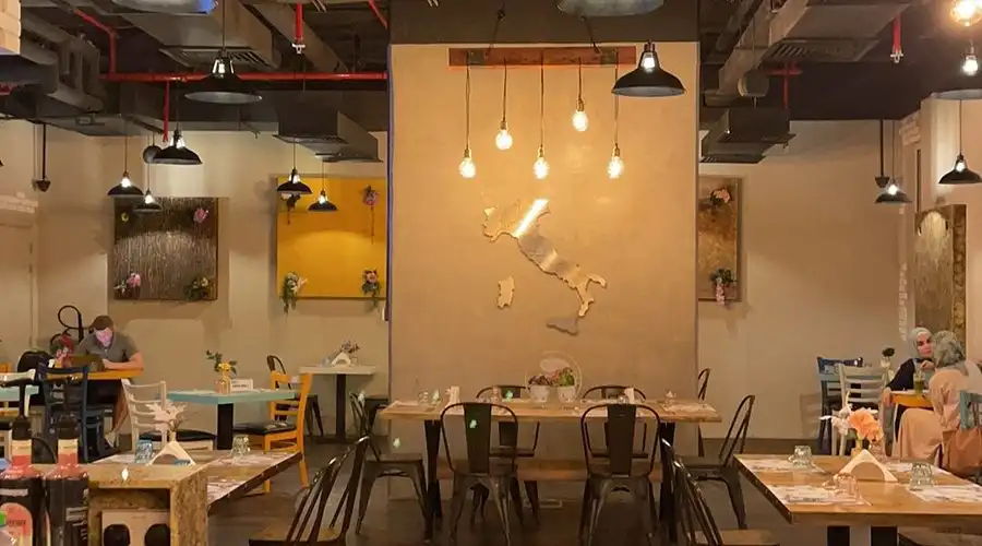 رستوران ایتالیایی پولچینلا | دبی