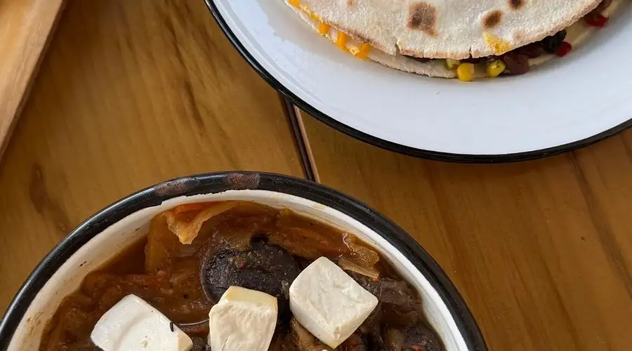 کافه گیاهی وایلد اند د مون | دبی