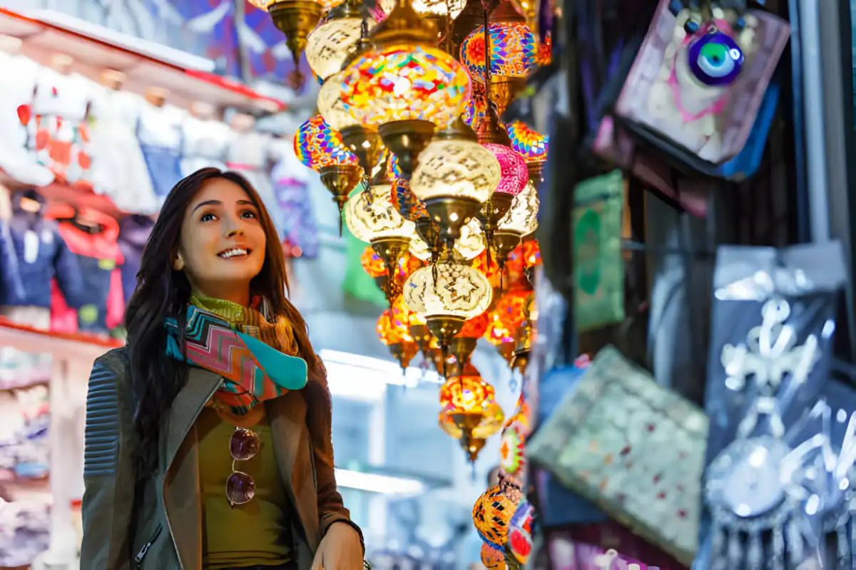 Meena Bazaar Dubai: Affordable and Colorful Shopping