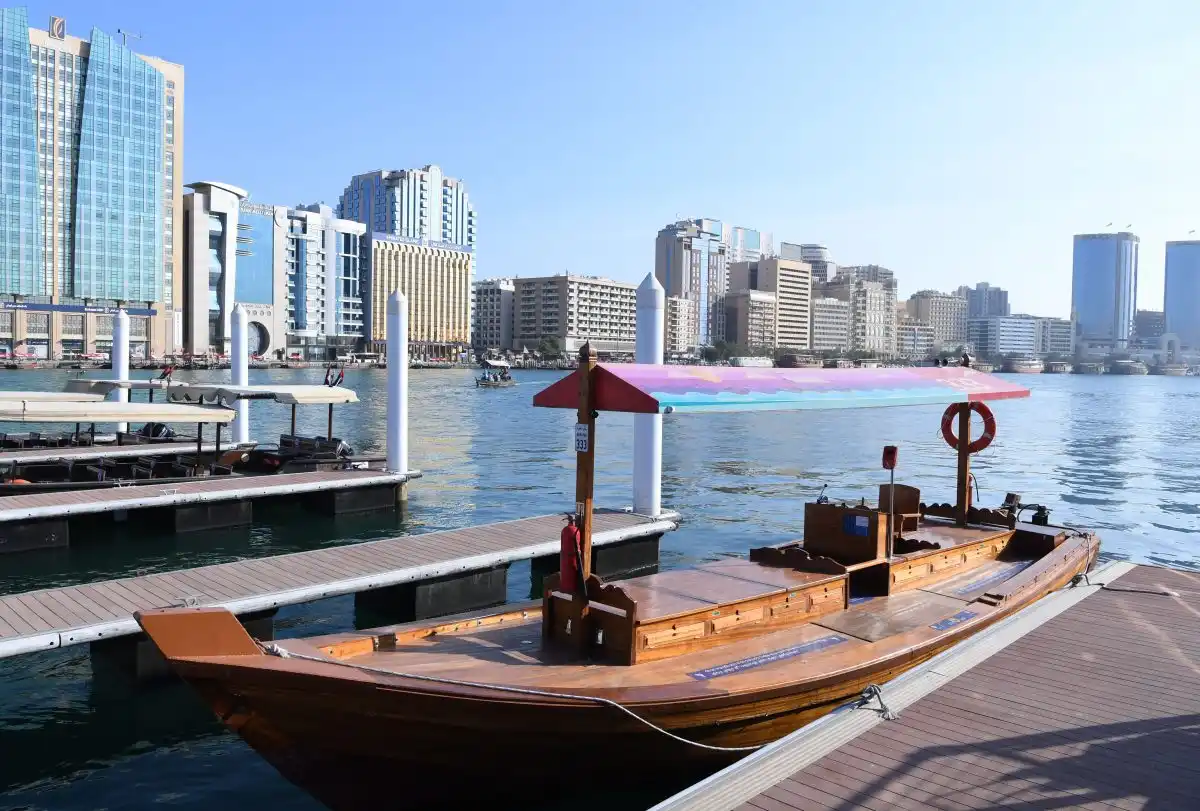 نحوه دسترسی به خور دبی و حمل و نقل