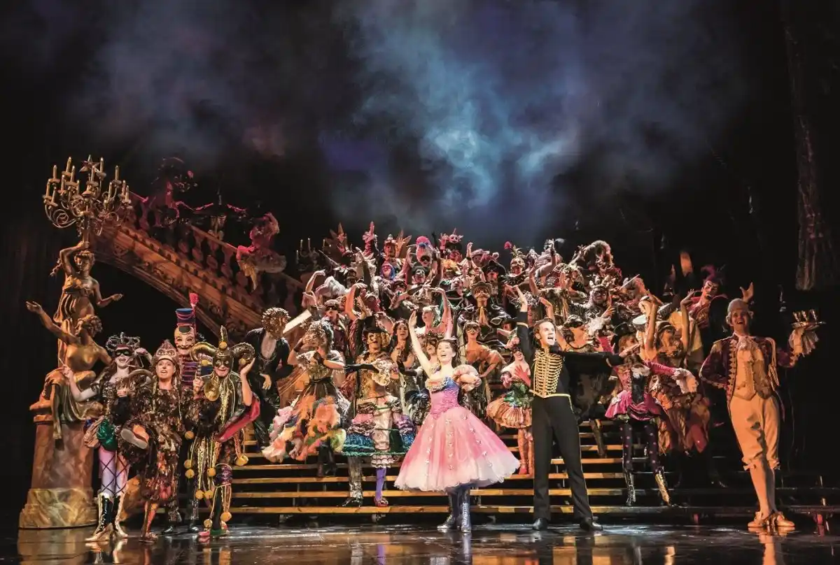 ساعات رسمی باکس‌آفیس دبی اپرا