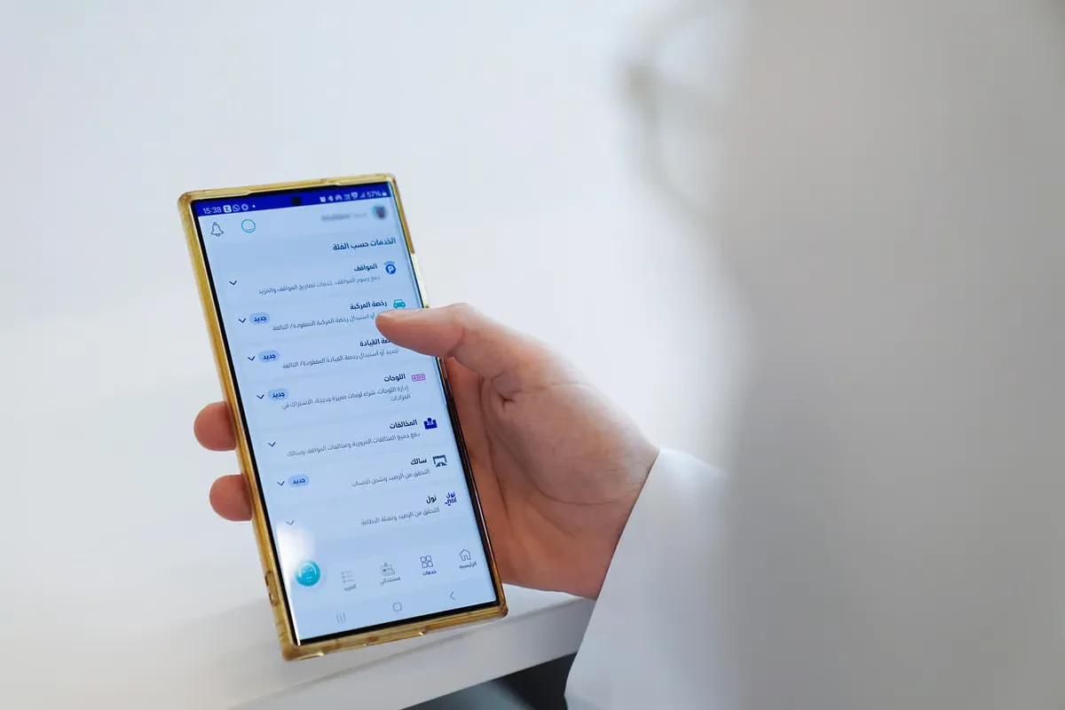 مدت زمان صدور یا تمدید گواهینامه رانندگی و کارت خودرو در دبی چقدر است؟