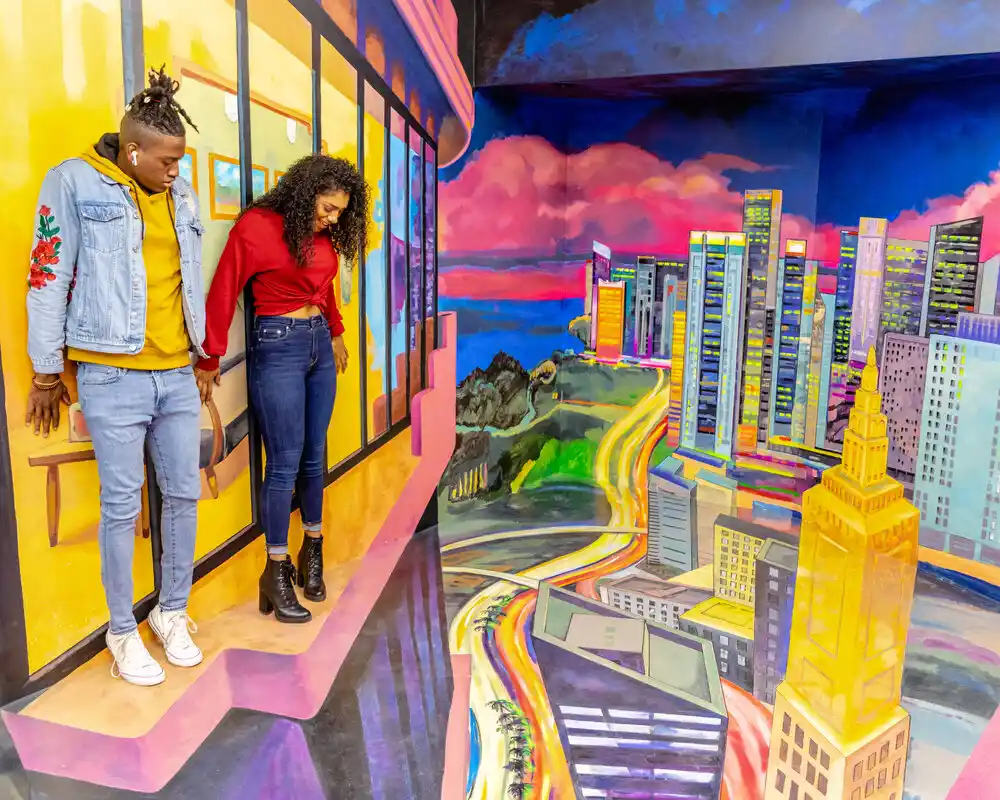 فعالیت‌های جانبی و تجربه‌های ویژه