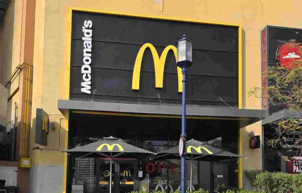 رستوران مک‌دونالد دیره دبی - Fastfood