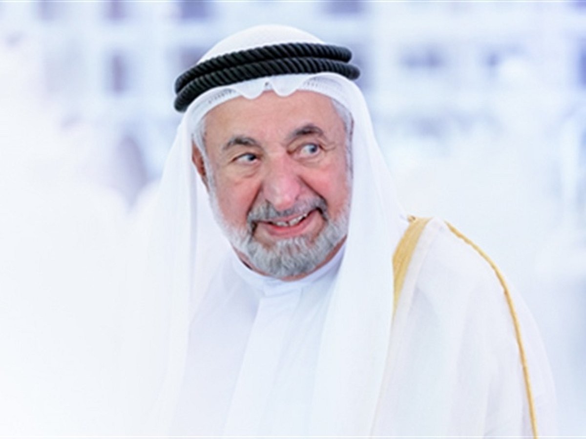 حاكم الشارقة يمنح طالبة إماراتية-كويتية بعثة دراسية بعد مكالمة والدتها المباشرة على الراديو